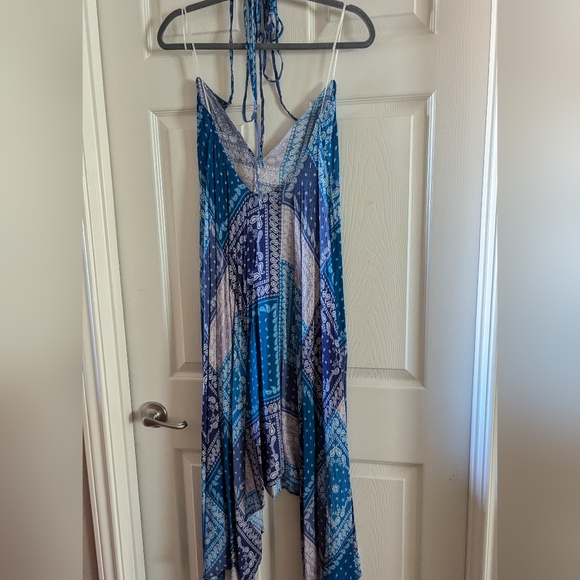 Bandana print halter dress - Picture 6 of 8